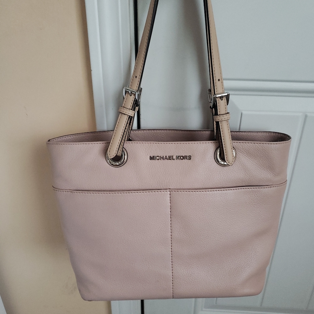 ( SOLD)  Michael kors handbag Pale Pink